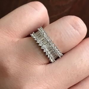 BEAUTIFUL SILVER AND CZ CROWN STYLE RING